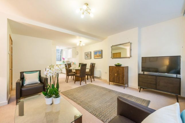 Flat to rent in Alfred Place, Bloomsbury