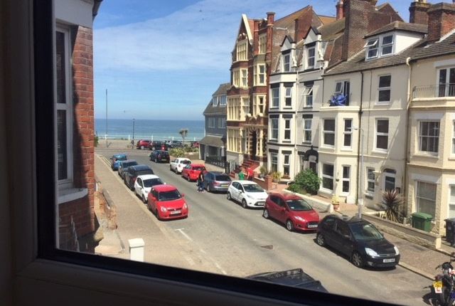 Flat to rent in Cabbell Road, Cromer