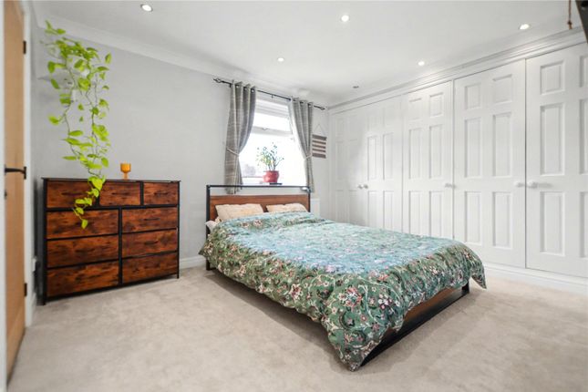 1, Pymont Court, Wakefield photo 4