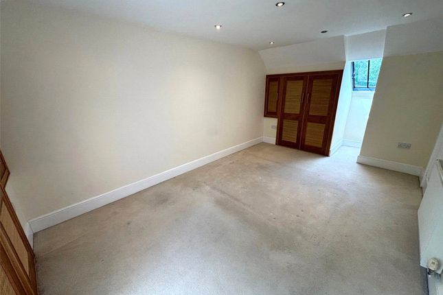 15, The Woodlands, Telford photo 3