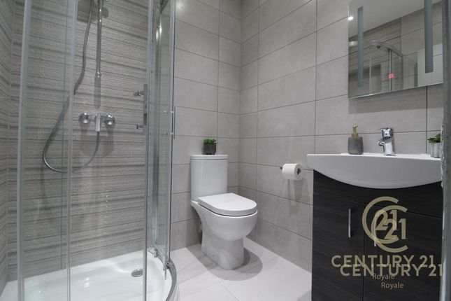 73a, Villiers Avenue, Surbiton photo 3