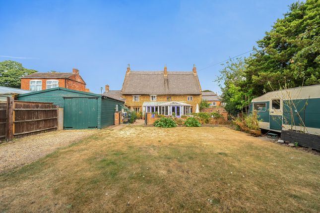 Flat The Laurels, 36, High Street, Long Buckby Northampton photo 4