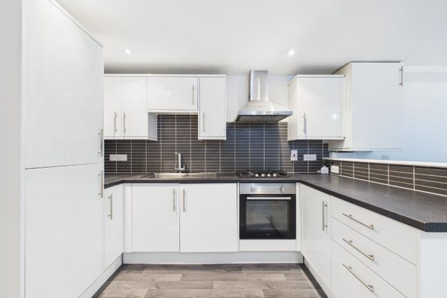 Flat 4, Castle Court Mews, Ducie Road, Bristol photo 3