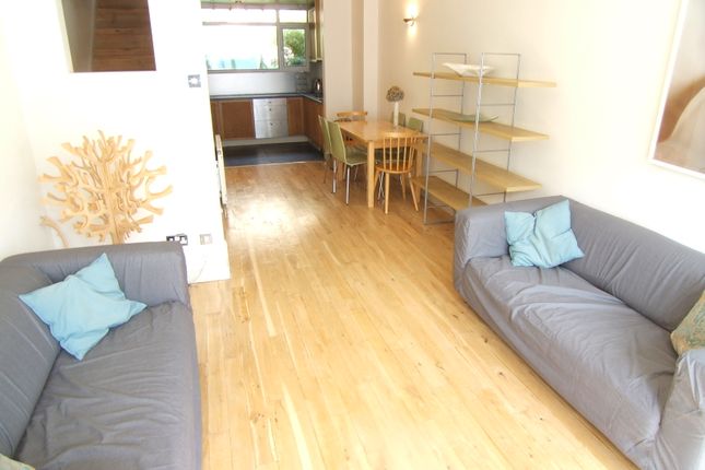 16, Ruston Mews, London photo 3