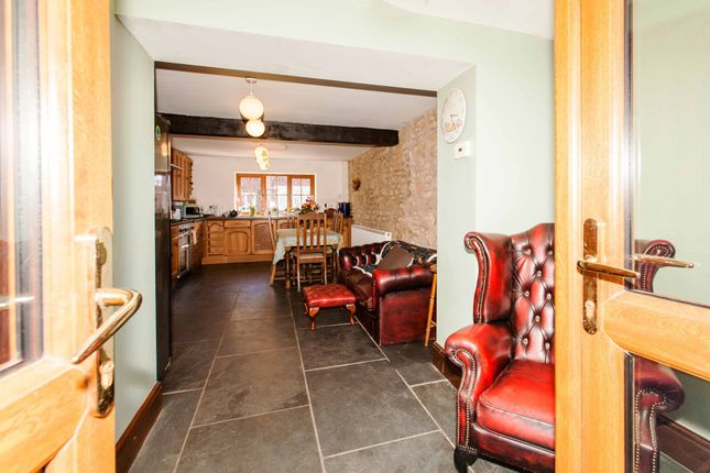 60 Bakestone Moor, Worksop photo 2