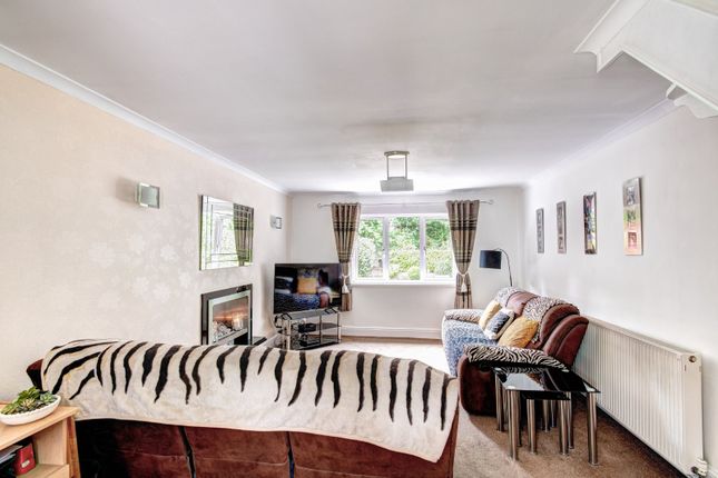 48, Rowney Croft, West Midlands photo 3