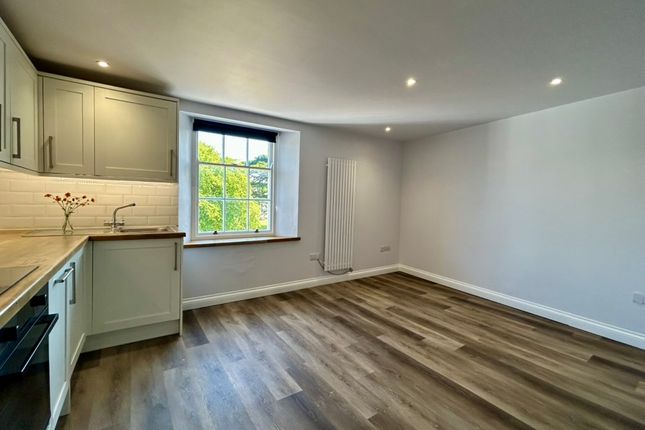 Flat 2, Estate House, West Street, AXMINSTER photo 4