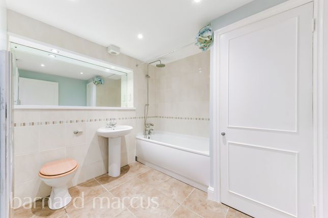 Flat 2, Listergate, 315, Upper Richmond Road, Putney photo 4