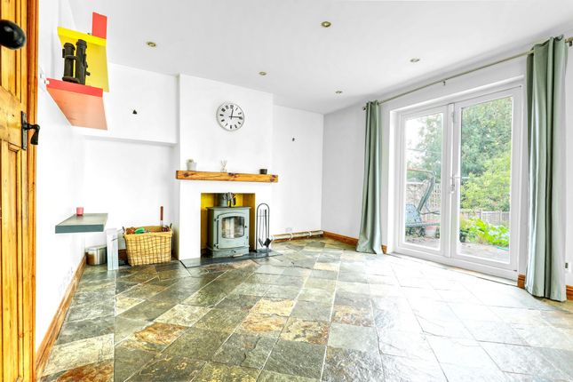12 Paget Cottages, Ware photo 2
