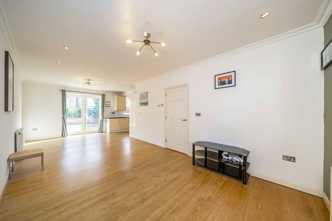 25, Foulser Road, London photo 4