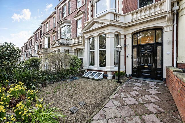 19, St. James Gardens, Swansea photo 4