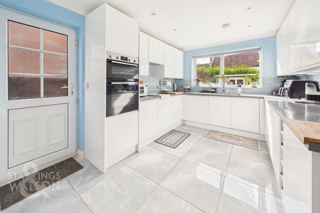 4 Bower Close, Great Yarmouth photo 4