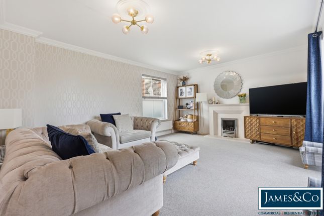 30, Snowberry Road, Dunmow photo 2