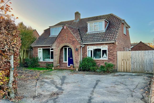 Thumbnail Detached house for sale in Bitterne Way, Lymington