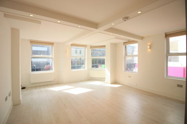 Thumbnail Flat to rent in High Street, Sutton