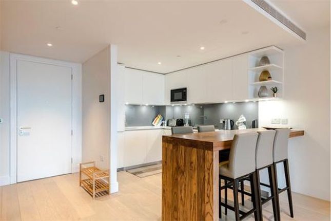 Flat for sale in Merchant Square, London
