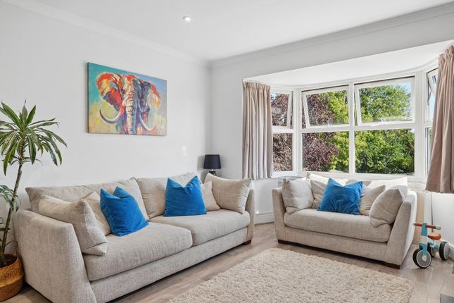Flat 8, Haileybury Court, Clewer Hill Road, Windsor photo 4
