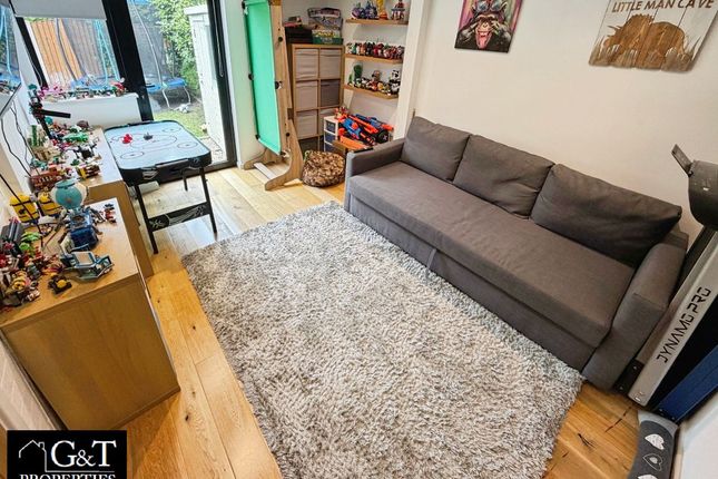 66 Barnett Lane, Stourbridge photo 4