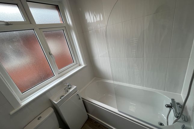 687 Wimborne Road, Bournemouth photo 2
