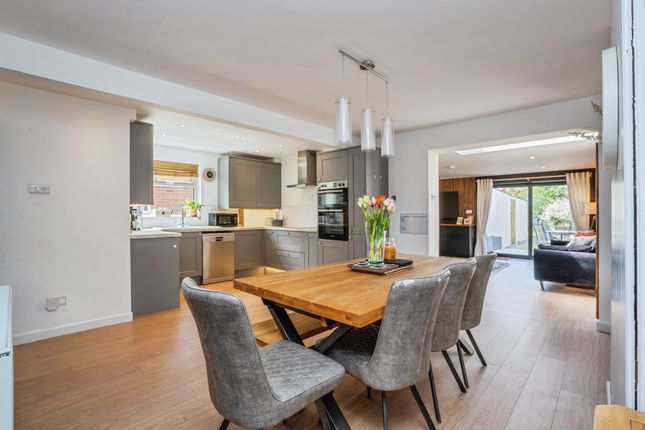 5, Martin Avenue, Waterlooville photo 4