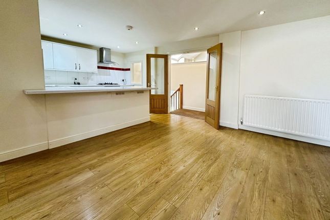 41b, Belvedere Road, Swadlincote photo 3