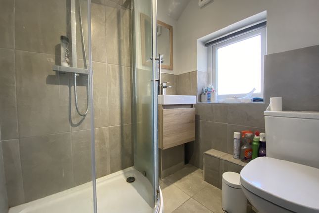 Flat 2, 68, Talygarn Street, Cardiff photo 5