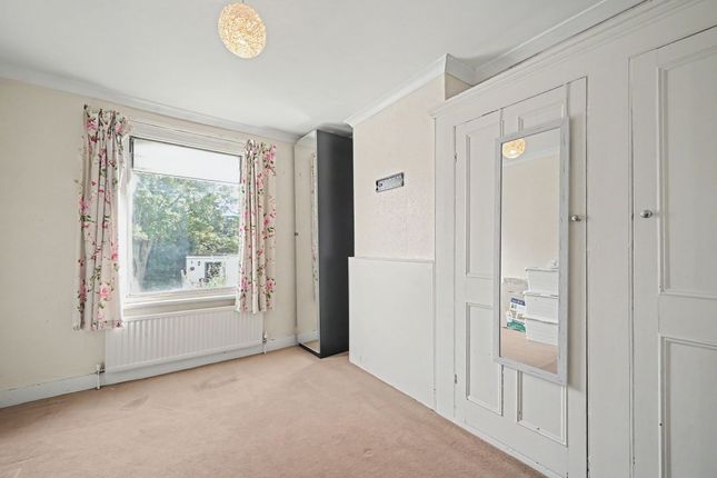 75 Bynes Road, Croydon photo 3