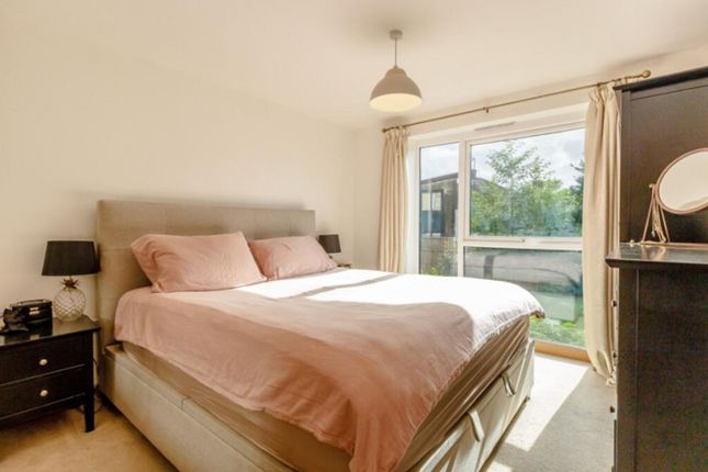 Flat 5, Gemini Court, Edgware photo 3