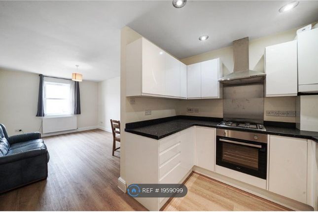 Flat to rent in Hercules Place, London