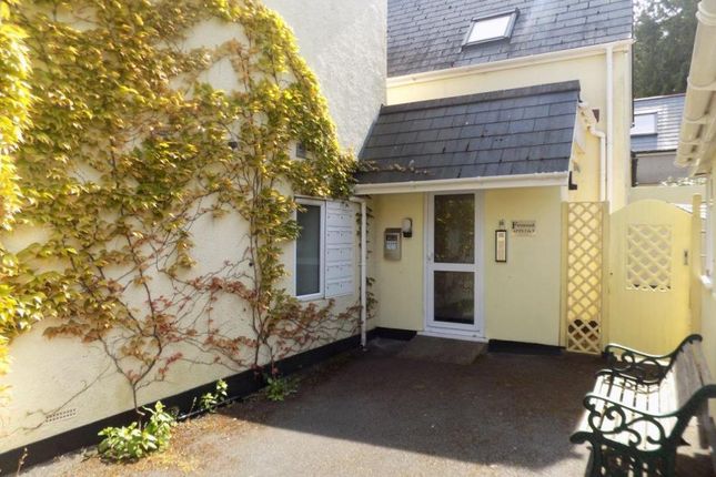 Flat to rent in Firswood, Oak Hill Road, Torquay