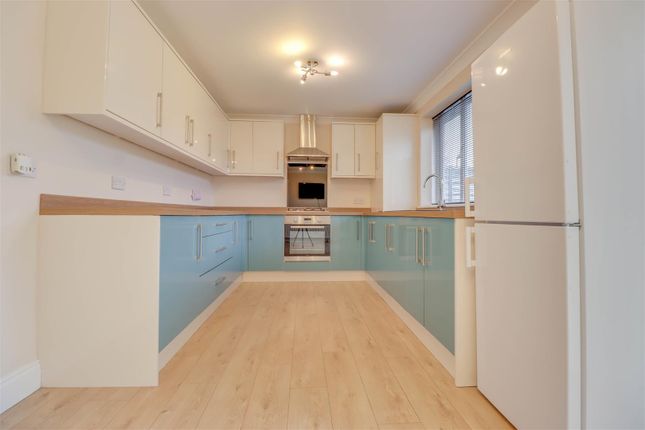 End terrace house for sale in Bridge House Close, Wickford