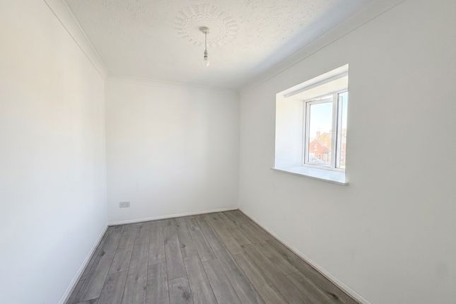 Flat 36, Eastleigh photo 4