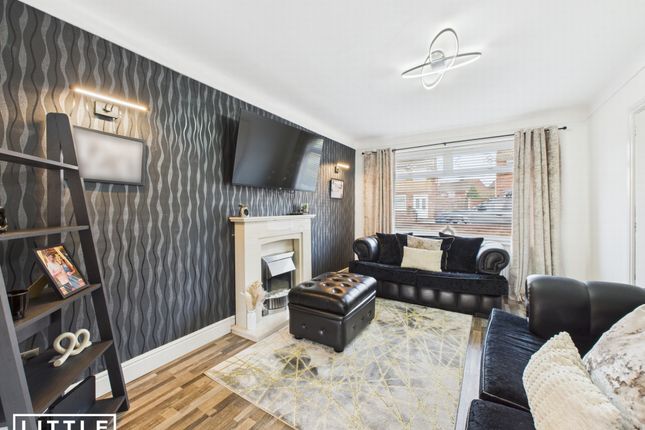 27, Grays Avenue, Prescot photo 2
