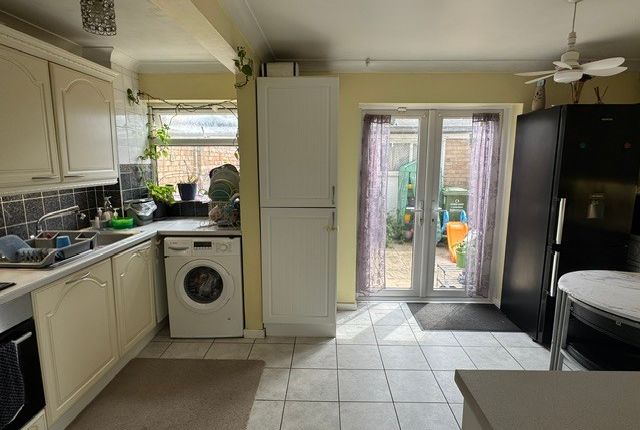 5, Markhams Chase, Essex photo 5