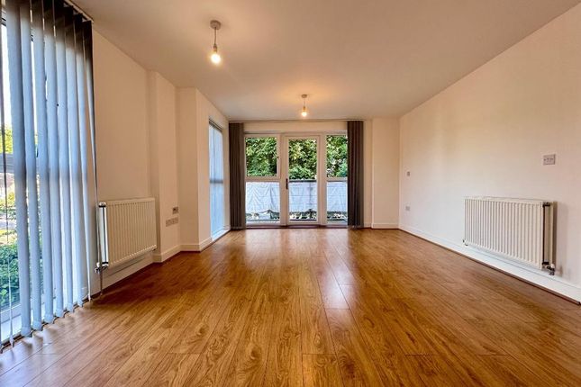 2 Dean Path, Dagenham photo 4