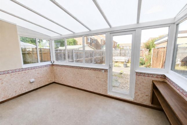 10, Esmonde Close, Lee-On-The-Solent photo 2