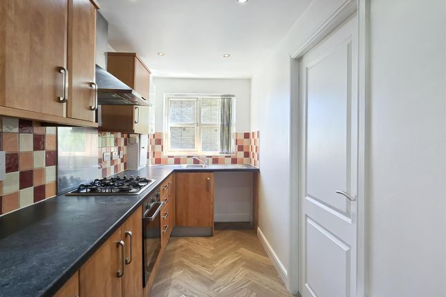 11, Sylvan Ridge, Huddersfield photo 4