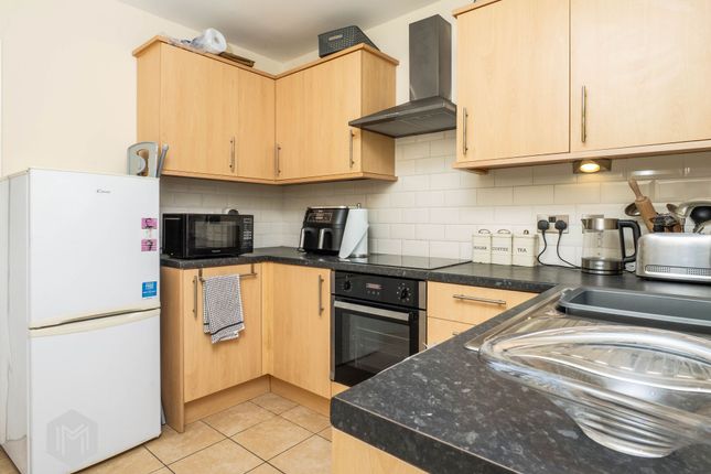 90 Burnmoor Road, Bolton photo 4