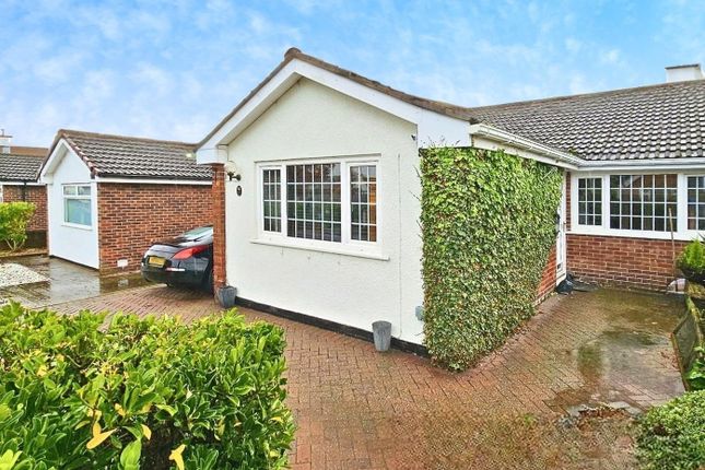 Thumbnail Bungalow for sale in Maid Marian Avenue, Bilsthorpe