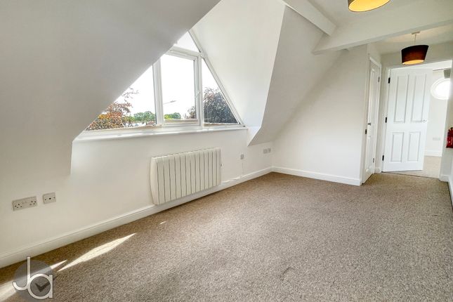 Flat 2, Logan House, 110, Church Road, Colchester photo 4