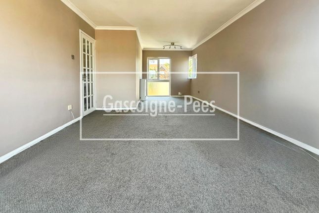 83, West Byfleet photo 2