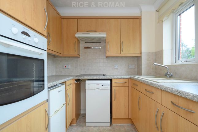 27 Greenwood Court, The Parade, Epsom photo 4
