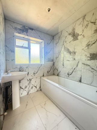 3, Lodge Close, Uxbridge photo 4