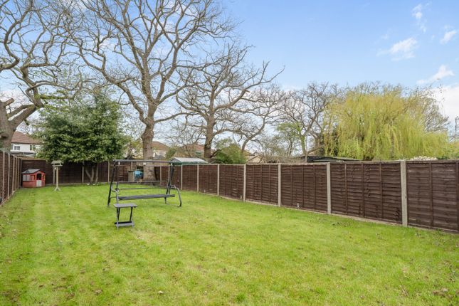 58, Lindsay Road, New Haw photo 4