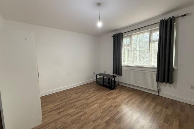 Self Contained Studio Flat In Barking-Â£1100 Inclusive Bills