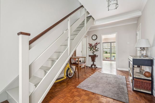 53,Rivendell, Dove Park, Chorleywood photo 2