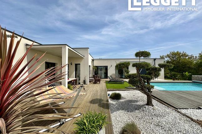 Thumbnail Villa for sale in Arblade-Le-Bas, Gers, Occitanie