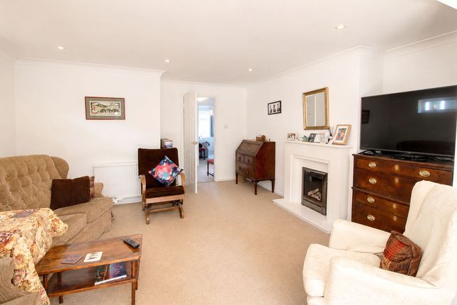68, Brookside Crescent, Cuffley photo 4