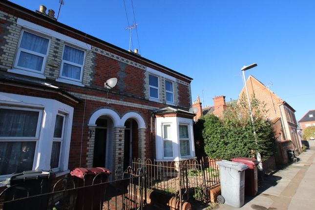 Thumbnail Flat to rent in Highgrove Street, Reading, Reading