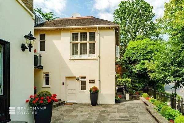 Thumbnail Detached house to rent in Hollybank House, Frognal, Hampstead